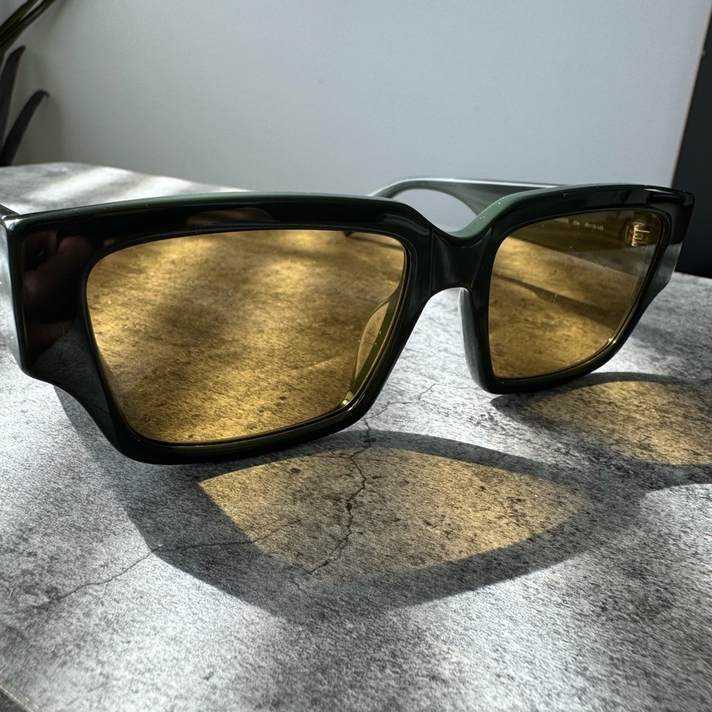 Authentic! Alexander McQueen Olive Sunglasses - Picture 5 of 8
